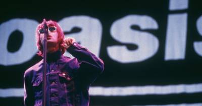 Wonderwall by Oasis leads the UK’s Official Top 50 best-selling Britpop songs - www.officialcharts.com - Britain