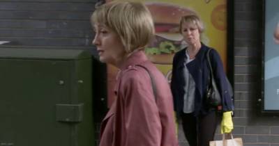 Corrie fans in stitches as Sally finds interesting way to protect herself against coronavirus - www.manchestereveningnews.co.uk