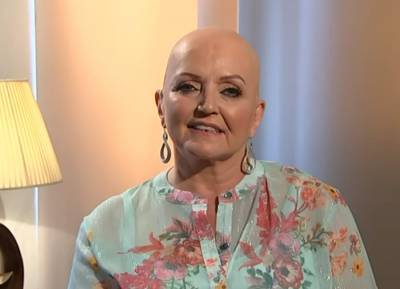 Linda Nolan saw sister Bernie looking back at her in mirror when she lost her hair - evoke.ie
