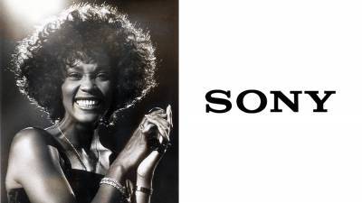 Sony’s TriStar Wins Auction For Whitney Houston Biopic: Anthony McCarten Script, Stella Meghie Directs, Clive Davis & Estate Aboard - deadline.com - Houston