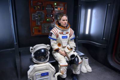 ‘Away’: Hilary Swank & Jason Katims Discuss How Netflix Astronaut Drama Became More Relevant During Coronavirus Lockdown – TCA - deadline.com - USA