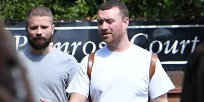 Sam Smith Takes a Sunny Stroll With Friends in London - www.justjared.com - London