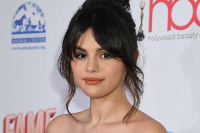 Selena Gomez Poses For Stunning Selfie, Announces New Brand Rare Beauty’s Launch Date - etcanada.com
