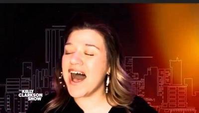 Kelly Clarkson Belts Out The ‘Moral Of The Story’ On ‘Kellyoke’ - etcanada.com