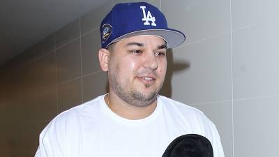 Rob Kardashian Is Dating an Instagram Model His Sisters Are ‘Grilling’ Him About It - stylecaster.com