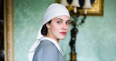 Downton Abbey star Hugh Bonneville shares nostalgic photo of on-screen daughter Jessica Brown Findlay - www.msn.com