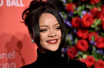 Rihanna Flaunts This Powerful Fruity Ingredient in Fenty Skin Products During Her Nighttime Routine - www.billboard.com