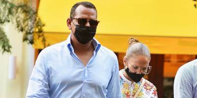 Jennifer Lopez Promotes Wearing a Mask Before Heading to Dinner With Alex Rodriguez - www.justjared.com - New York