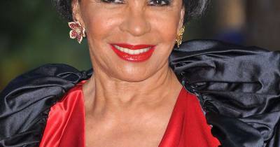 Shirley Bassey signs new record deal for her 'final album' dedicated to fans - www.dailyrecord.co.uk