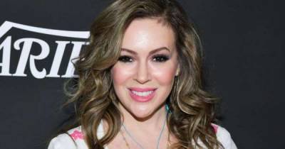 Alyssa Milano tests positive for COVID-19 antibodies after 3 negative results: 'I thought I was dying' - www.msn.com