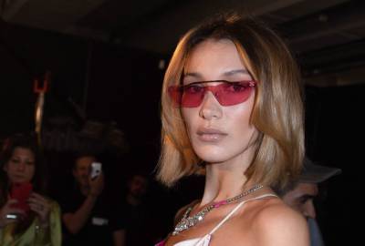 Bella Hadid Flips NYPD Officers The Bird And Calls Them Out For Not Wearing Masks - etcanada.com - New York