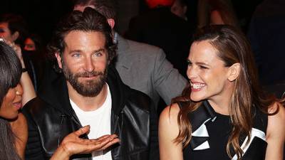 Jennifer Garner Reunites With Bradley Cooper For Beach Playdate With Kids: See ‘Alias’ Co-Stars Together Again - hollywoodlife.com - Malibu - county Lea
