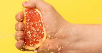 Woman shares fantastic hack for cleaning your bathtub with just a grapefruit and some sugar - www.ok.co.uk
