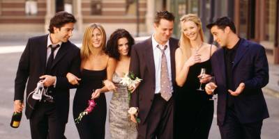 'Friends' Reunion Production Postponed Again Amid Pandemic - www.justjared.com