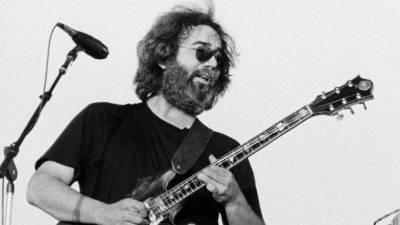 Jeff Kravitz - Grateful Dead Photographers Remember Capturing the Magic from the Pit, 25 Years After Jerry Garcia’s Death - variety.com
