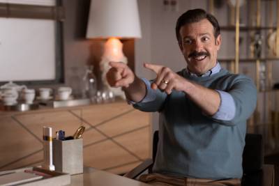 Bill Lawrence teams up with Jason Sudeikis for soccer comedy ‘Ted Lasso’ - nypost.com - Britain - USA