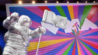 MTV VMAS scraps indoor performances, moves to outdoor sets - abcnews.go.com - New York