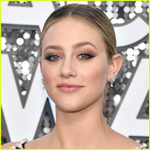 Lili Reinhart Opens Up About Her Decision to Come Out as Bisexual - www.justjared.com