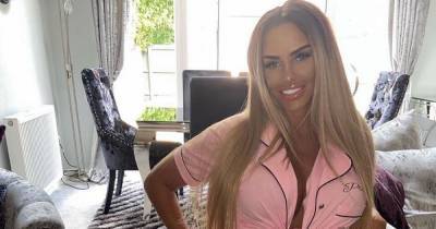 Katie Price explains how she broke both feet on holiday and reveals she's getting about by crawling - www.manchestereveningnews.co.uk - Britain - Turkey