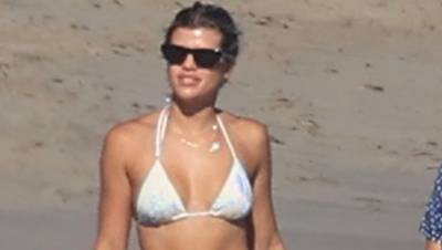 Sofia Richie Stuns In Bikini Top Low-Rise Jeans During Beach Outing With Pals — Pics - hollywoodlife.com - Malibu