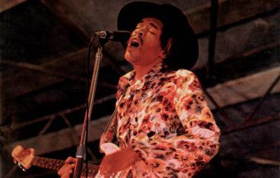 Jimi Hendrix’s ‘60s Japanese sunburst guitar sells for over £160,000 at auction - www.nme.com - New York - Japan