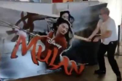 ‘Mulan’ Pop-Up Ad Destroyed by Movie Theater Owner After Disney Pulls Film (Video) - thewrap.com - France - USA
