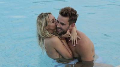 Former 'Bachelor' Nick Viall Says Corinne Olympios' Topless Moment Was 'Really Uncomfortable' (Exclusive) - www.etonline.com