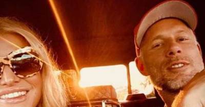 Jessica Simpson shares dreamy couples selfie with husband Eric Johnson - www.msn.com