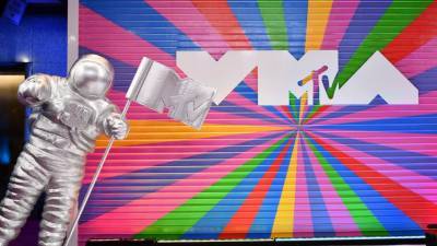 It's raining awards: Lady Gaga cleans house at MTV VMAs - abcnews.go.com - New York