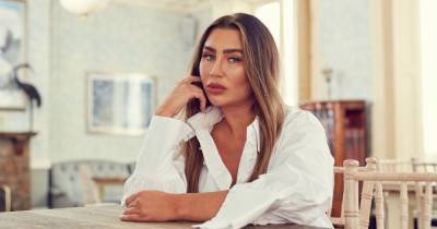 Lauren Goodger wants to go back to her old self as she starts seeing therapist: ‘I’m feeling the worst and don’t know why’ - www.ok.co.uk