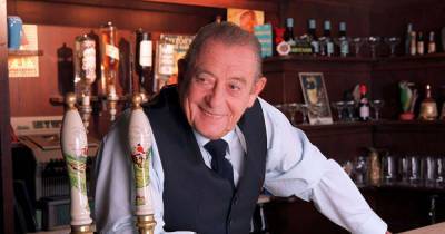 Find out what happened to Heartbeat actor Derek Fowlds - www.msn.com