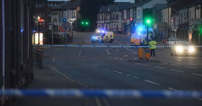 Homes and businesses evacuated in Stockport with two separate police cordons in place after 'suspicious item' found - www.manchestereveningnews.co.uk