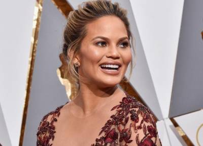 Selling Sunset star claps back at Chrissy Teigen after suggesting show is fake - evoke.ie