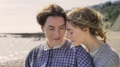 ‘Ammonite’ Review: However Committed, Kate Winslet and Saoirse Ronan Can’t Spark Sodden Romance - variety.com