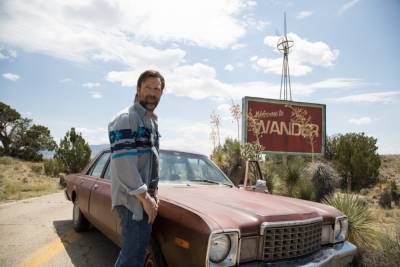 Aaron Eckhart & Tommy Lee Jones Conspiracy Thriller ‘Wander’ Gets North America Deal With Saban Films - deadline.com - USA
