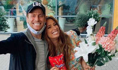 Stacey Solomon upsets Joe Swash after making incredible autumn décor with his belongings - hellomagazine.com