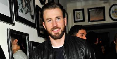 Chris Evans Accidentally Posts a Nude Pic and Twitter Is Going Wild - www.cosmopolitan.com