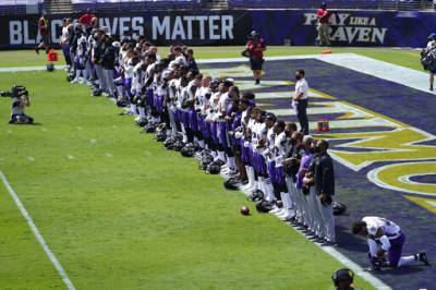 NFL Sunday Social Activism Sees Six Teams Remain In Locker Room For National Anthem - deadline.com - New York - county Eagle - Philadelphia