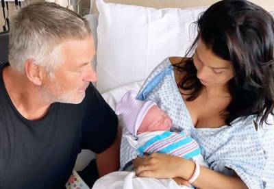 Alec Baldwin Shares New Pictures Of His Newborn Son - etcanada.com