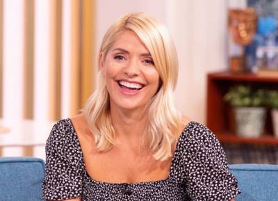 Holly Willoughby ‘set for legal battle with former agency’ - evoke.ie