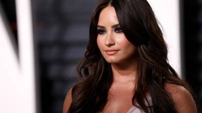 Demi Lovato Slammed a Fake Tweet of Her Fiancé Allegedly Calling Selena Gomez ‘Prettier’ - stylecaster.com