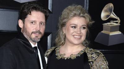 Kelly Clarkson Says Her Life Has Been Like a ‘Dumpster’ Amid Her Divorce From Brandon Blackstock - stylecaster.com - USA