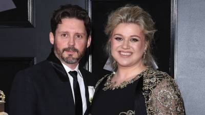 Kelly Clarkson Shares How Her Music Is Getting Her Through Divorce From Brandon Blackstock - www.etonline.com