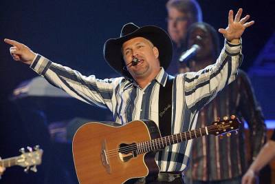 Garth Brooks talks decision to pull his name from the CMA 'Entertainer of the Year' category - www.foxnews.com
