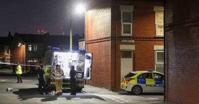Bomb squad descend on Salford house over 'suspicious item' days after police found guns - www.manchestereveningnews.co.uk