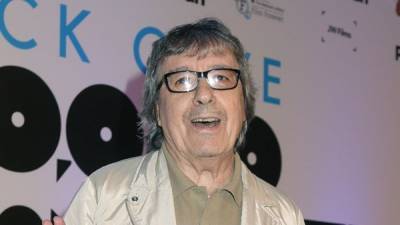 Guitar used by ex-Rolling Stone Bill Wyman fetches record price at auction - www.breakingnews.ie - Beverly Hills - county Stone