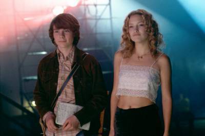 Kate Hudson, Zooey Deschanel And Cameron Crowe Commemorate ‘Almost Famous’ Turning 20 - etcanada.com - county Lane