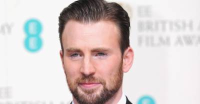 Chris Evans Speaks Out About Leaked NSFW Photo: 'It's Embarrassing' - www.justjared.com