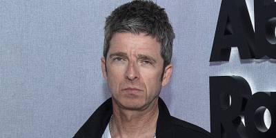 Noel Gallagher Refuses To Wear A Mask Amid The Pandemic: 'They're Pointless' - www.justjared.com - Britain