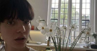 Newlywed Lily Allen shows off gorgeous intimate room at home - www.msn.com - Britain - USA - Las Vegas